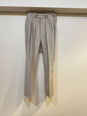 NEAT ref. 별주 슬랙스 아이보리 사이즈44