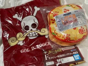 원피스 제일복권 F상 세트 로저 해적단 피자 케이스 포함 담요