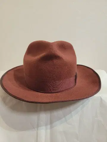 THE H.W. DOG&CO x AMERICAN WANNABE 콜라보 햇