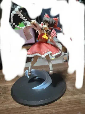 레이무 피규어 전투 포즈