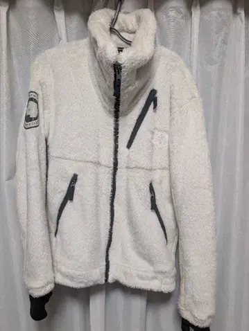 THE NORTHFACE 언터크티카 버사 로프트 빈티지 화이트