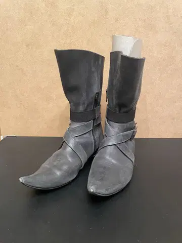 히미코 블랙 그레이 가죽 부츠