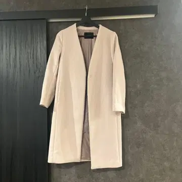 연한 베이지 노카라 롱 코트