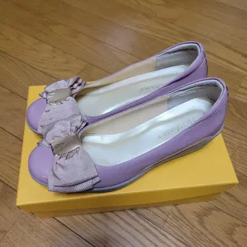 [새상품급] 힐즈 아베뉴 리본 포함 펌프스