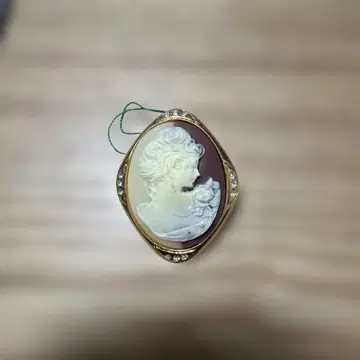 카메오풍 여성 초상 브로치