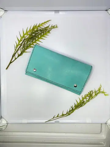 민트 그린 가죽 장지갑