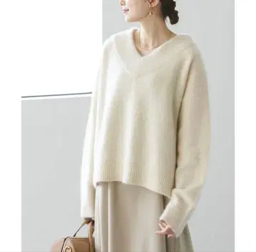 noble YAK 와이드 V넥 니트 화이트