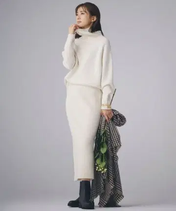 23구 울 캐시미어 블렌드 벌키 니트 스커트