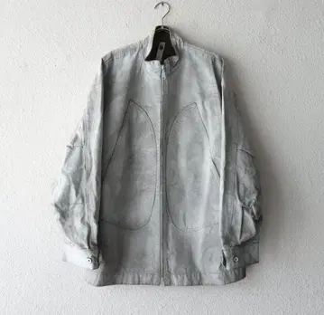 ISSUETHINGS / type71 (sprayed)