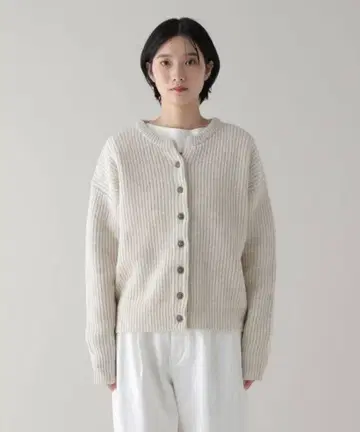 미사용 새상품 natural by clip 크루넥 니트 가디건