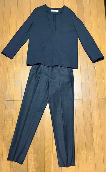 GALERIE VIE 갤러리 바이 울 셋업 차콜 그레이