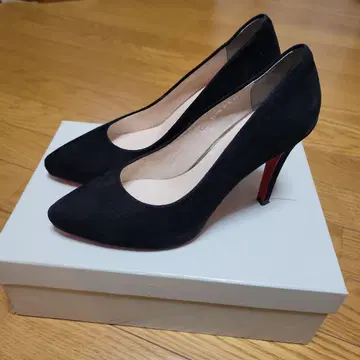 [새상품급] 모드 에 자코모 카리노 블랙 스웨이드 하이힐 펌프스