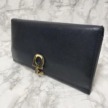 페라가모 간치니 장지갑 골드 금장 장식 블랙