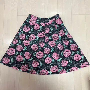 M'S GRACY 플레어 스커트 무릎 기장 40