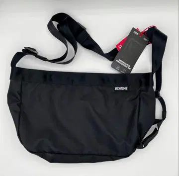 새상품 CHROME 뉴스 페이퍼백 숄더백 크롬