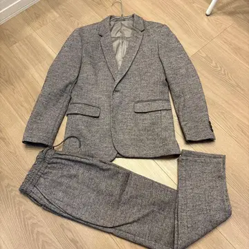 준 레드 캐주얼 셋업