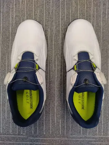 브리지스톤 제로 스파이크 바이터 라이트 26.0cm WN(화이트/네이비)