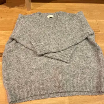 그레이 스웨터