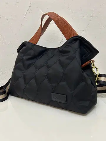 LIZDAYS 리즈데이즈 경량 퀼팅 발수 2WAY 토트백 블랙