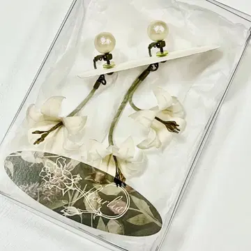 fleurlia 앤티크풍 백합 귀걸이