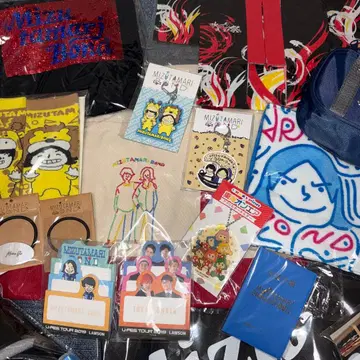 도카이 온에어, 물웅덩이 본드 등 유튜버 굿즈