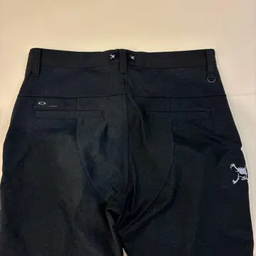 오클리 슬림핏 팬츠 블랙