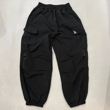 LA 로고 자수 카고 팬츠 블랙 카고 팬츠 L 사이즈 허리밴딩