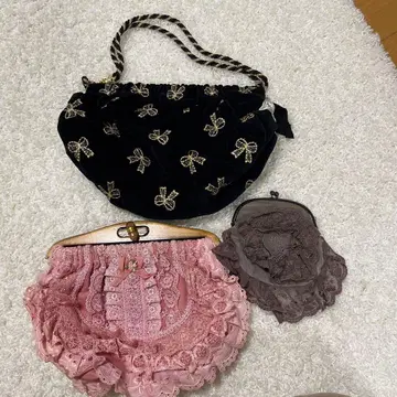 리본 자수 벨벳 파우치와 레이스 파우치 세트