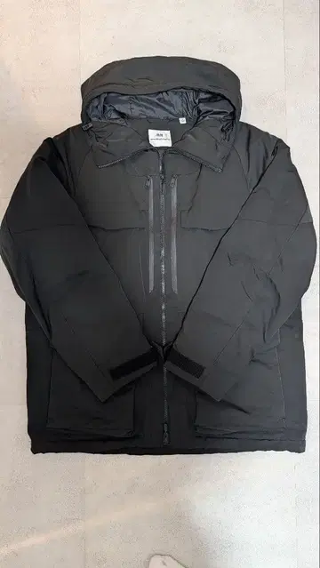 유니클로 x 화이트 마운티니어링 다운