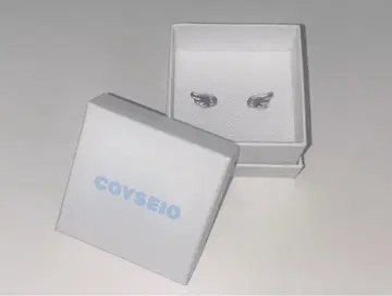 COYSEIO 날개 디자인 실버 귀걸이