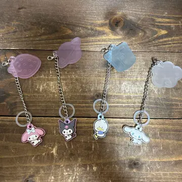 산리오 캐릭터즈 더블 참 쿠로미 마이멜로디 시나모롤 페클