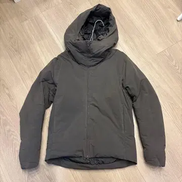 ATTACHMENT 다운 자켓