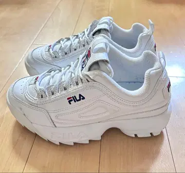 새상품급 FILA 화이트 스니커즈 통굽