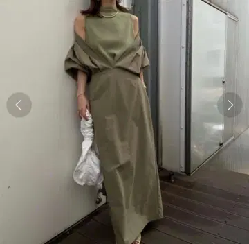 MEDI OFF SHOULDER PUFF SLEEVE DRESS