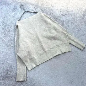 새상품급 [ 어반 리서치 ] ( F ) 돌먼 슬리브 보트넥 니트 베이지