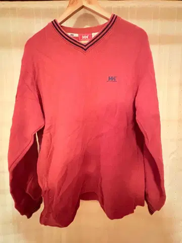 헬리 한센 빨간색 V넥 트레이닝복