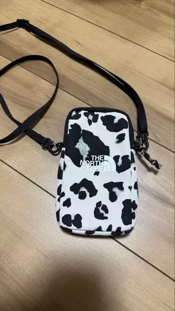 THE NORTH FACE 레오파드 무늬 숄더백