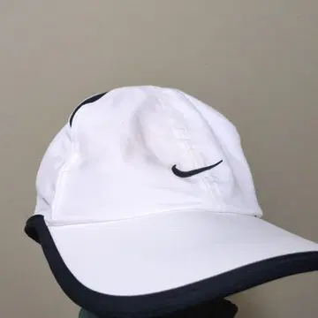 [ Nike DRI FIT ] 화이트캡