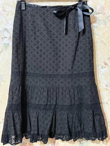 레스트로즈 레이스 스커트