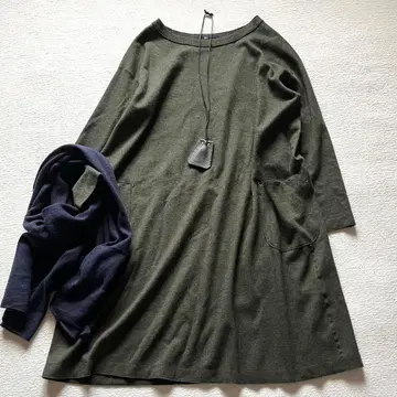 새상품급 45R 저리플라노 원피스 R자수 울100% 카키