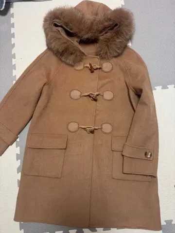 베이지 더플 코트 퍼 포함