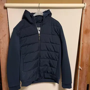 MK TRAVEL 후드 부착 네이비 자켓