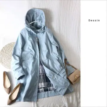 라이트 블루 후드 부착 마운틴 후드티