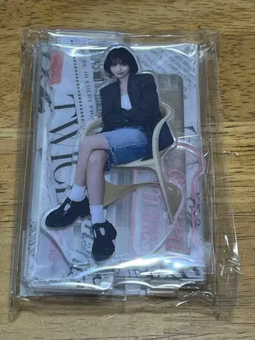 TWICE 포토 카드 스탠드 모모 (포토 카드 미포함)