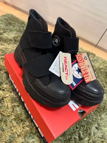 CONVERSE REACT 2.0 블랙 하이컷 스니커즈