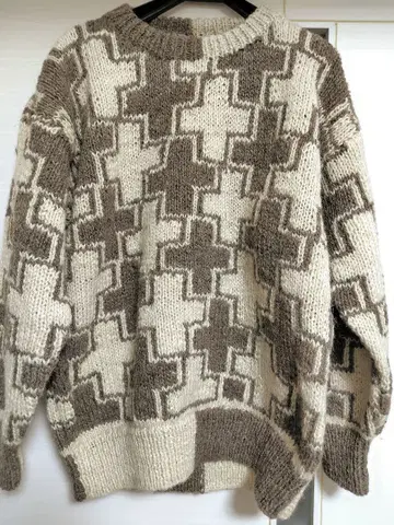 [ 미사용 ] 네팔 울 크로스 무늬 니트 스웨터