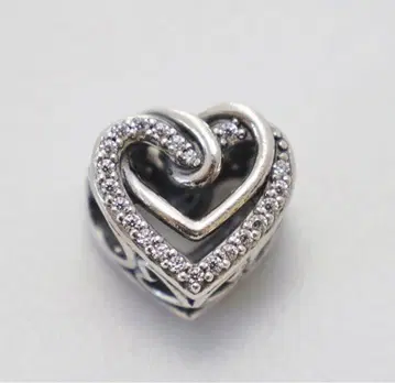 PANDORA 하트형 실버 참 큐빅 지르코니아 포함
