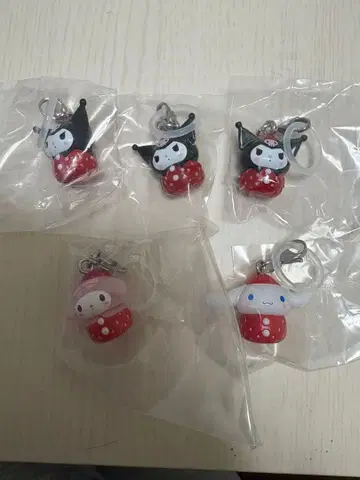 산리오 딸기 메지루시 액세서리 5개