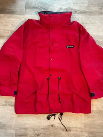 329 90년대 영국제 Berghaus 구 로고 빨간색 마운틴 자켓