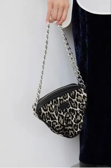 IENA [ A VACATION ] TRIANGLE 체인 핸드백